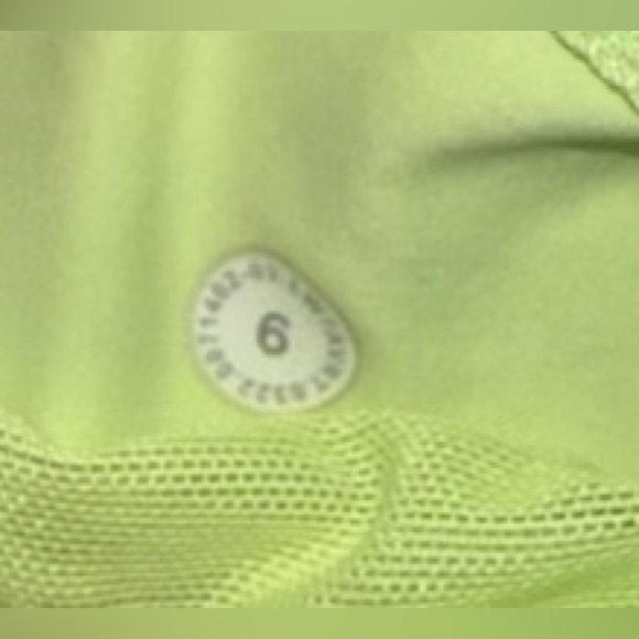 Lululemon Speed Up Mid-Rise Lined Short 4", size 6, color faded zap. - Picture 4 of 4